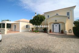 Spacious 4-bed villa with pool and central heating...